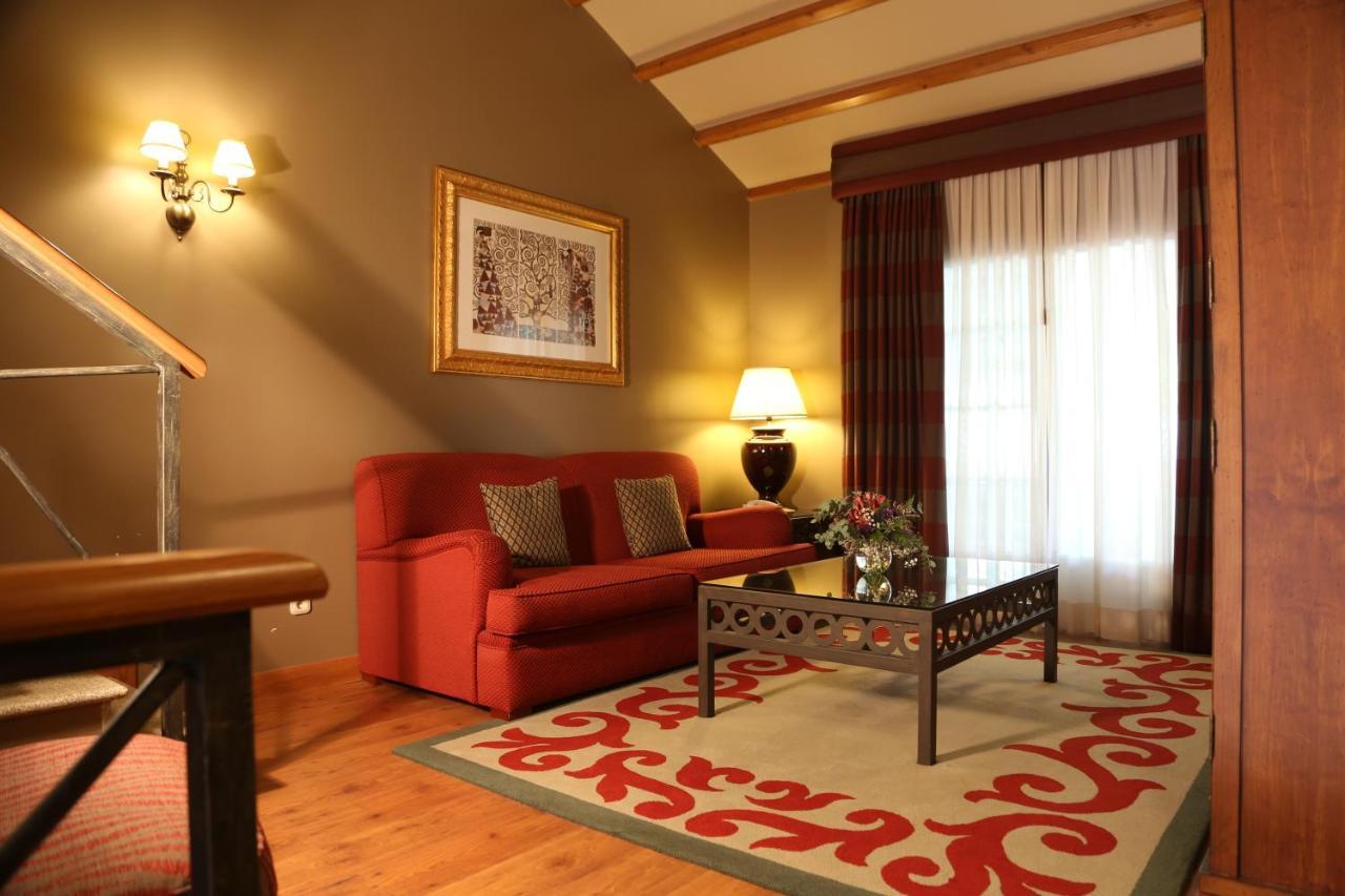Gran Hotel Los Abetos ซานติอาโก เด กอมโปสเตลา ภายนอก รูปภาพ