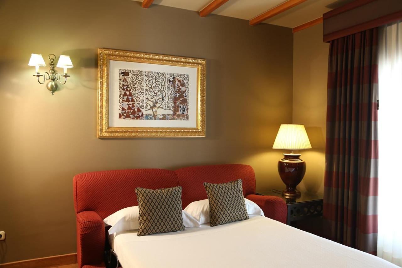 Gran Hotel Los Abetos ซานติอาโก เด กอมโปสเตลา ภายนอก รูปภาพ