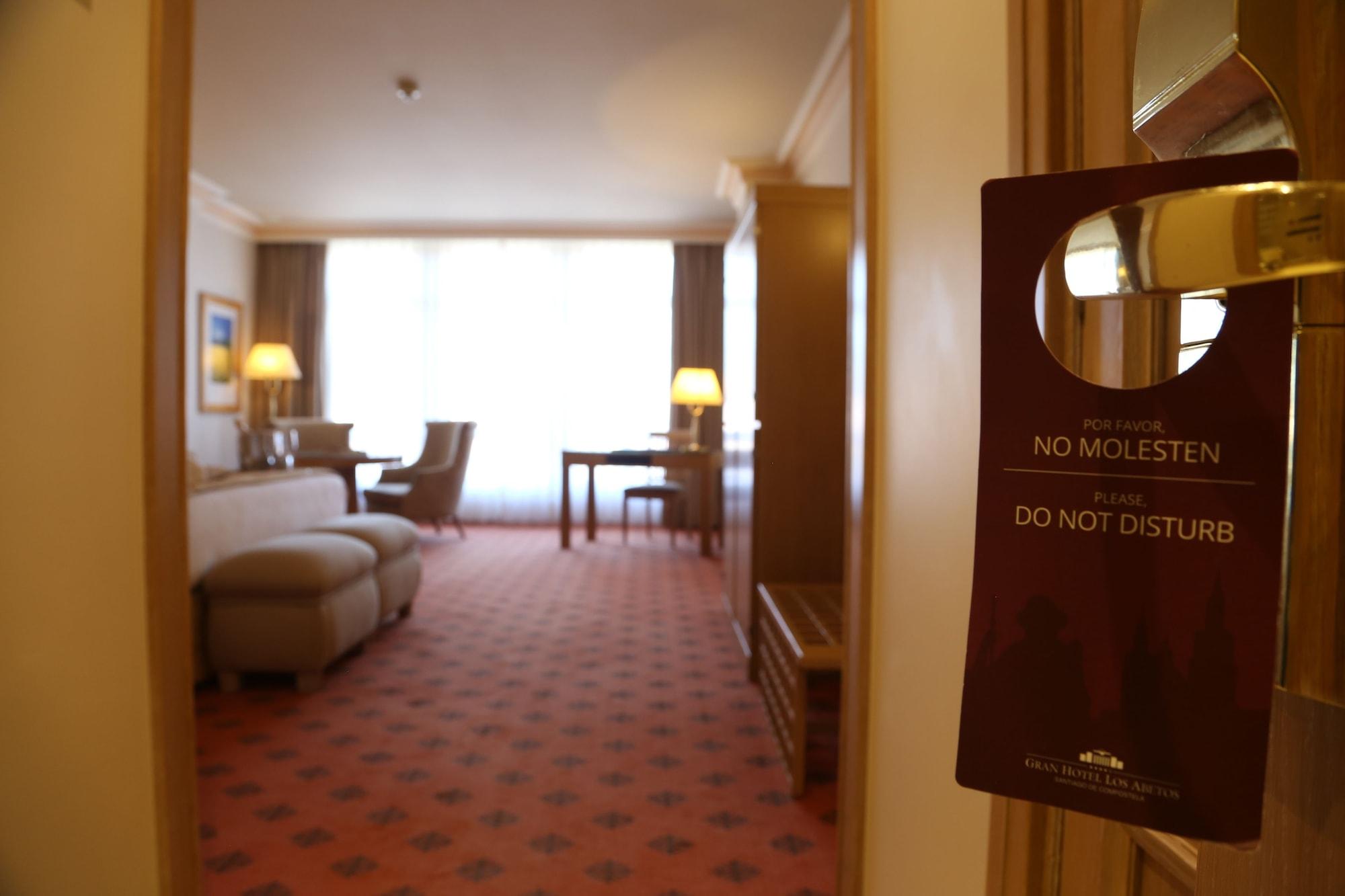 Gran Hotel Los Abetos ซานติอาโก เด กอมโปสเตลา ภายนอก รูปภาพ