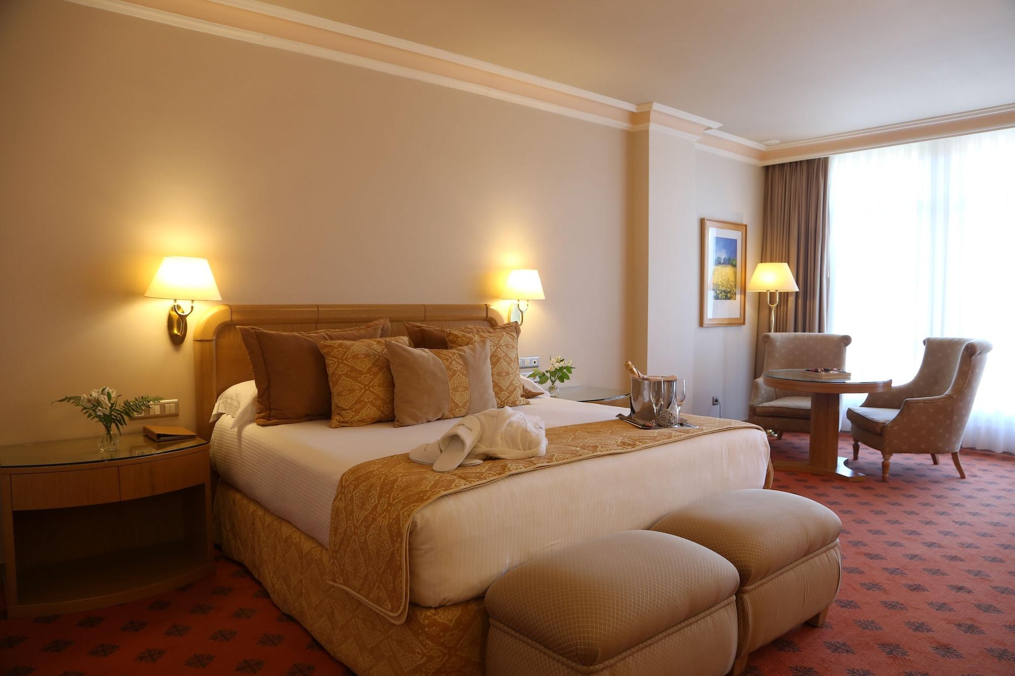 Gran Hotel Los Abetos ซานติอาโก เด กอมโปสเตลา ภายนอก รูปภาพ