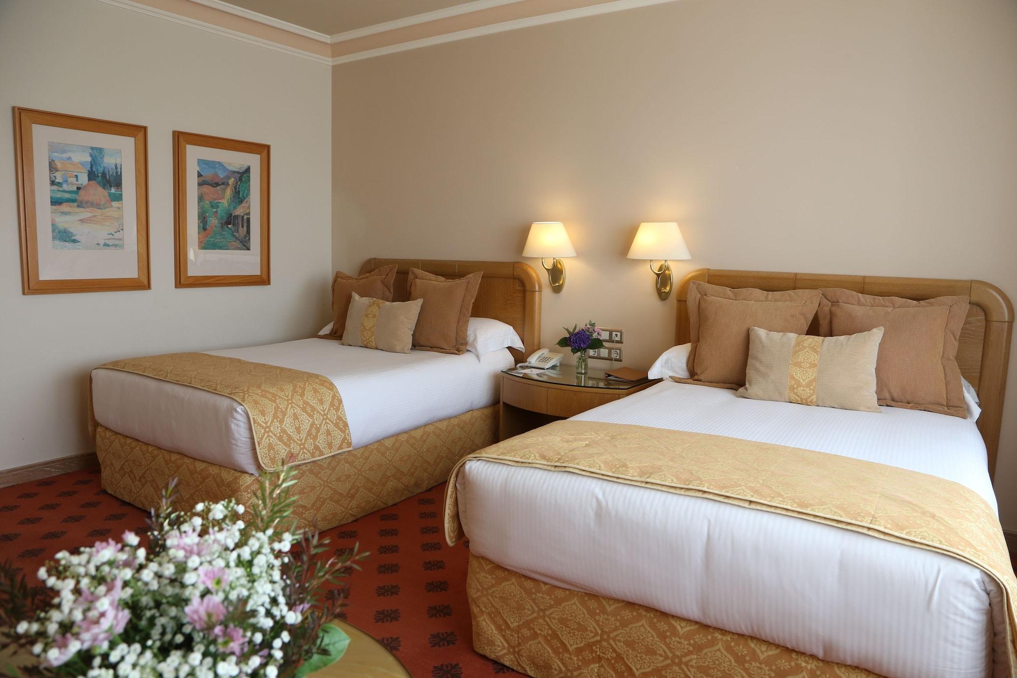 Gran Hotel Los Abetos ซานติอาโก เด กอมโปสเตลา ภายนอก รูปภาพ