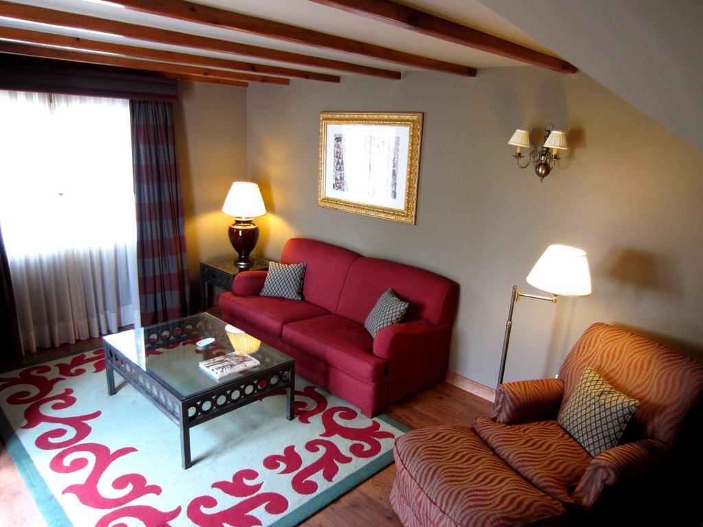 Gran Hotel Los Abetos ซานติอาโก เด กอมโปสเตลา ภายนอก รูปภาพ